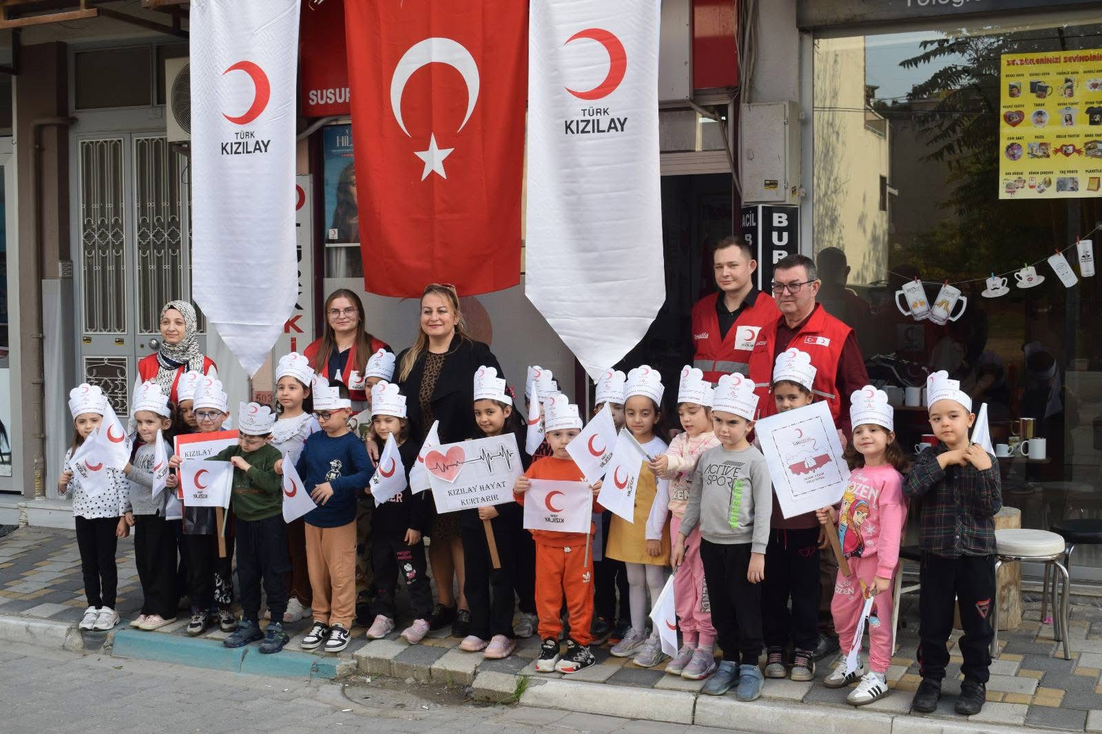 Susurluk’ta Kızılay Haftası Coşkusu – Dayanışma ve Yardımlaşmanın En Güzel Örneği