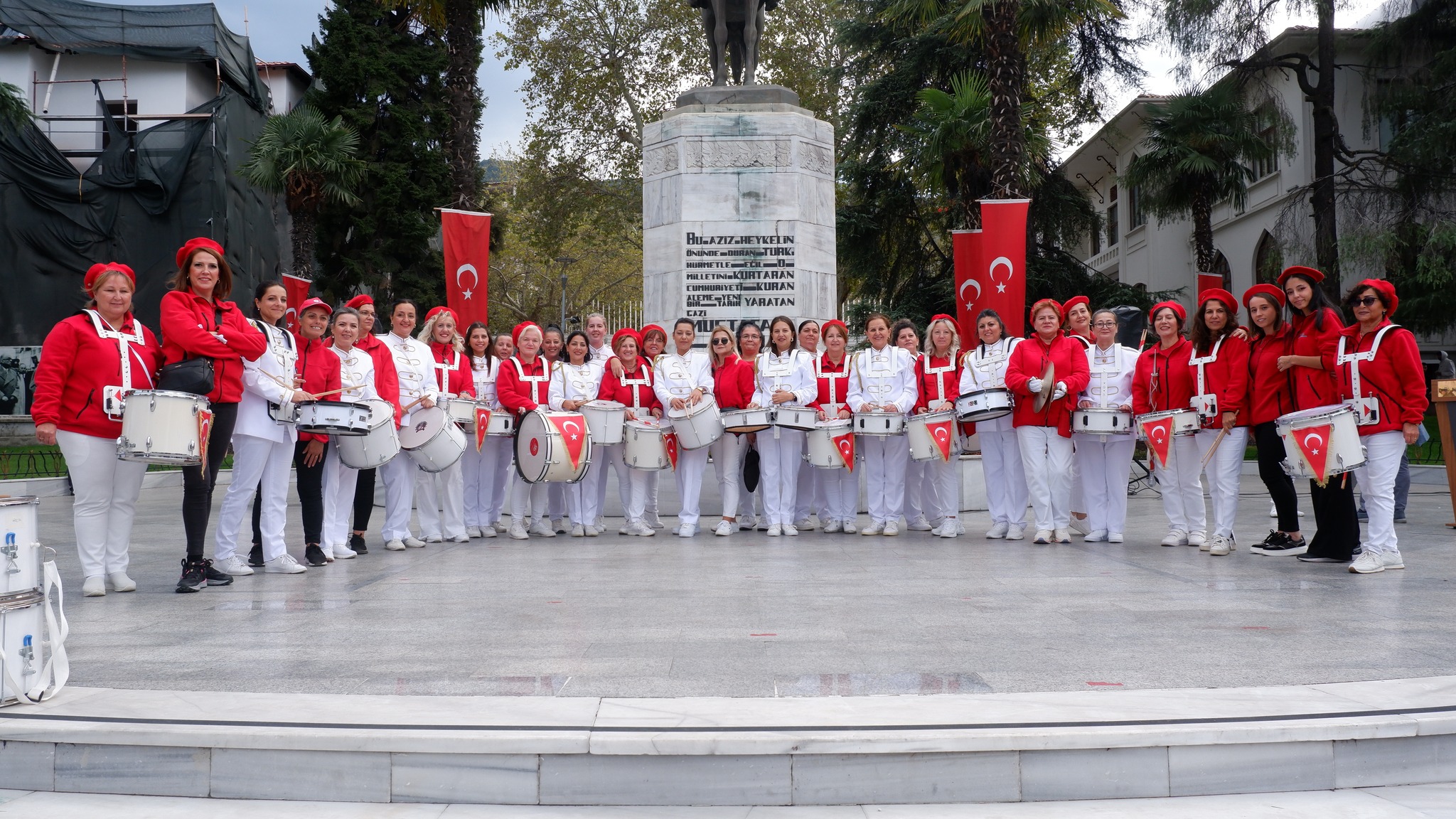 Cumhuriyet Kadınları Bandosu, Bursa’da Göz Doldurdu